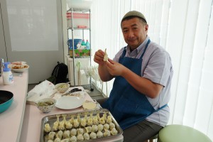 07_パラダイス山元さんと餃子作り